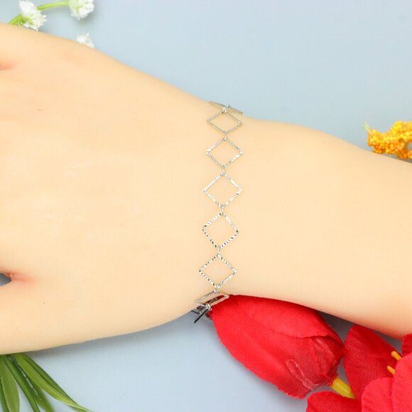 "Elegant & Trendy Bracelet, A Perfect Gift for Women, Thoughtful, EVCH1701 - Picture 7 of 10